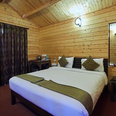 Tiara Fiesta Beach Cottages Morjim Exterior photo